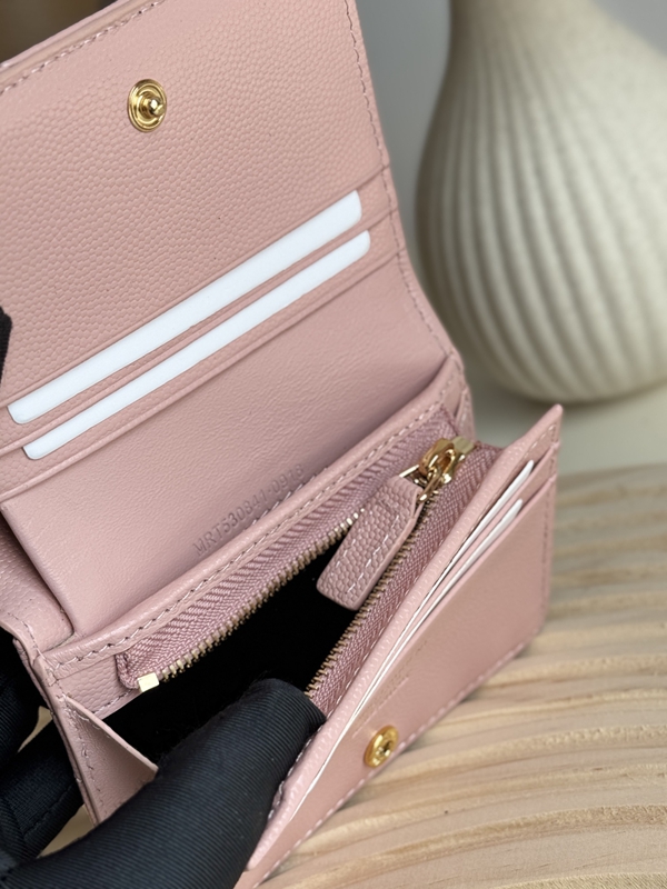 イヴサンローラン財布着用イメージ